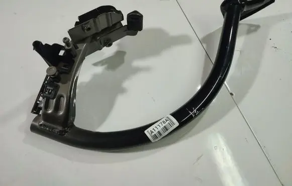 Volkswagen PASSAT CC Tailgate/trunk/boot hinge 