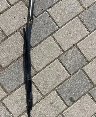BMW 5 E39 Front wiper blade arm 2601142011