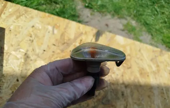 Saab 9-5 Front fender indicator light 
