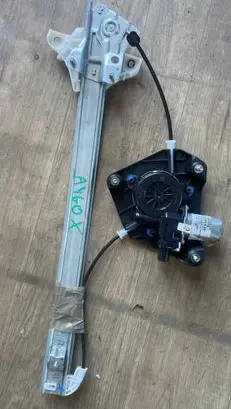 Toyota Aygo X Front door window regulator with motor 