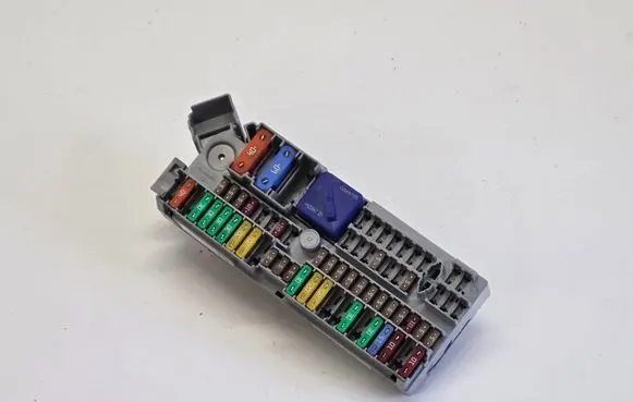 BMW 5 G30 G31 G38 Fuse module 9350313