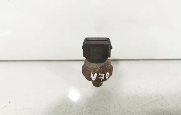 Volvo V70 Air conditioning (A/C) pressure sensor 