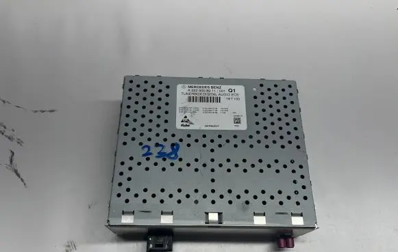 Mercedes-Benz E W238 HiFi Audio sound control unit A2229008911