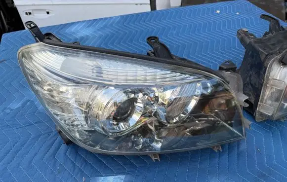 Toyota RAV 4 (XA30) Headlight/headlamp 275011302A