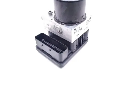 BMW 1 E82 E88 ABS Pump 6789300