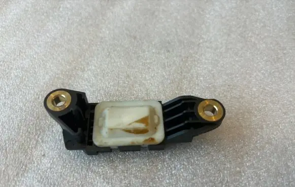 Mercedes-Benz CLS C219 Airbag deployment crash/impact sensor A0018209126 305621 0018209126