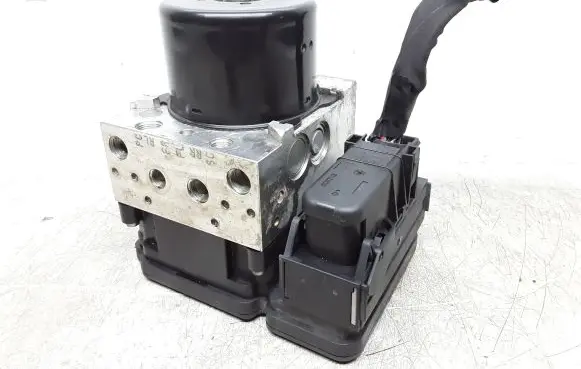 Volvo XC60 ABS Pump 30681619
