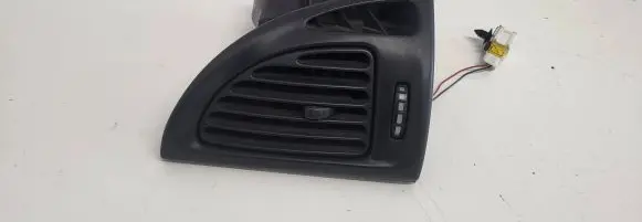 Citroen C5 Dash center air vent grill 89024210