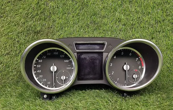 Mercedes-Benz GL X166 Speedometer (instrument cluster) A1669007813 A1669014002 0263683304