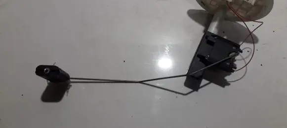 Volvo XC90 Fuel level sensor 