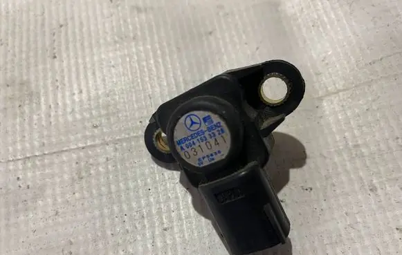 Mercedes-Benz C W203 Air pressure sensor a0041533328 0041533328