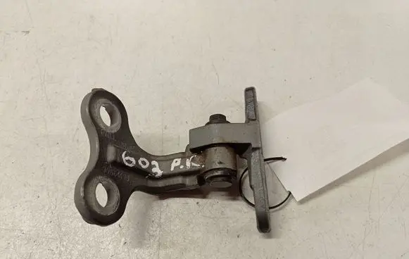 Volvo V50 Front door upper hinge