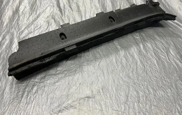 Volvo XC90 Front bumper foam support bar 31663900