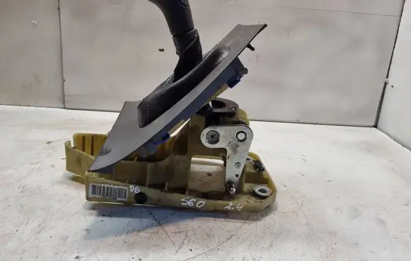 Volvo S60 Gear shifter/selector 8028100061