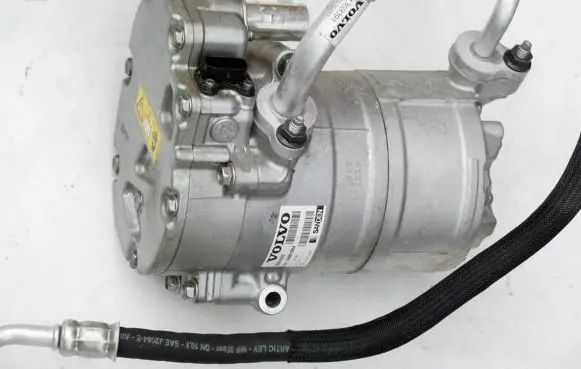 Volvo XC90 Air conditioning (A/C) compressor (pump) P32260522