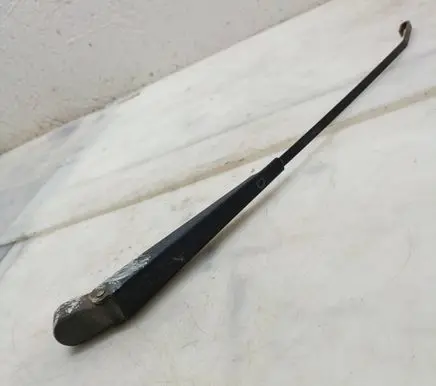 Mercedes-Benz 207 310 Front wiper blade arm 