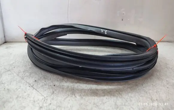 Toyota Land Cruiser (J120) Rear door rubber seal (on body)