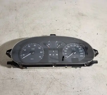 Renault Scenic I Speedometer (instrument cluster) P8200071820 216585907 NS0057100J