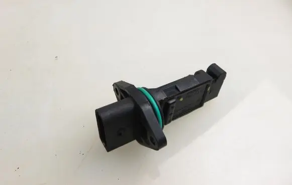 Volkswagen Bora Mass air flow meter F00C2G2027