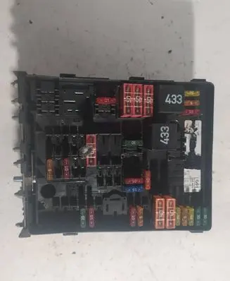 Volkswagen Caddy Fuse module 1K0937124K