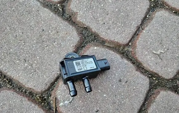 Opel Mokka B Exhaust gas pressure sensor 9812047080
