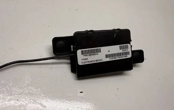 Chrysler Pacifica Antenna control unit 62574 5197861709301468 P68186558AA