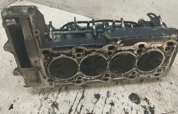 Opel Zafira A Engine head 9128018
