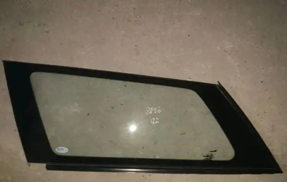 Subaru Outback Rear side window