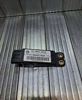 Chrysler Voyager Airbag deployment crash/impact sensor 04686748AF TDS3540A1126