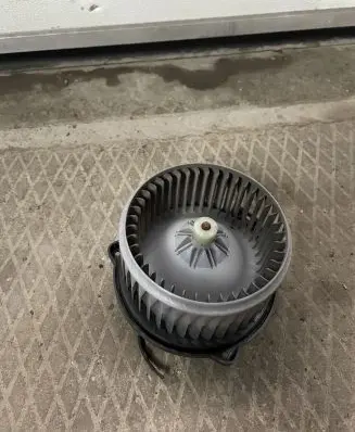 Subaru Outback Heater fan/blower 2727000222 4K11