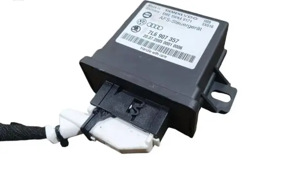 Volkswagen Touareg I Light module LCM 7L6907357 5WK49171