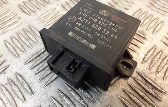 Mercedes-Benz E W211 Light module LCM 2118203226 A2118203226