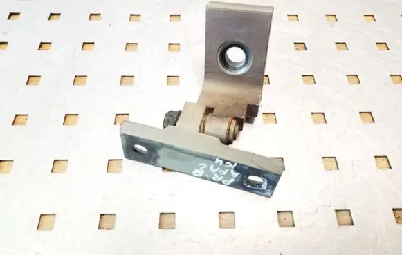BMW 5 E60 E61 Front door lower hinge 