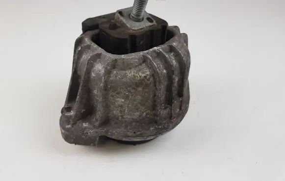 BMW Z4 E89 Engine mount bracket 6768853 676885303