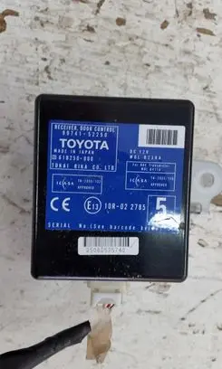 Toyota Yaris Door control unit/module 89741-52250