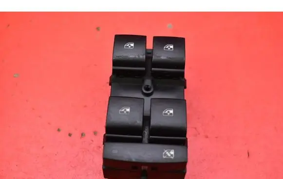 Opel Mokka Electric window control switch 13305011