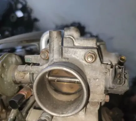 Mazda 323 F Throttle valve