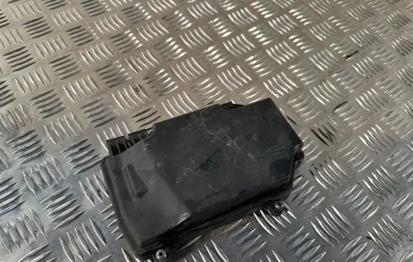 Mercedes-Benz E W213 Fuse box cover A2055400182