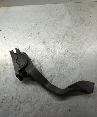 Peugeot 307 Accelerator throttle pedal 9646702180
