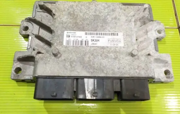 Ford C-MAX II Engine control unit/module AV6112A650VH 10AB7