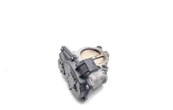 BMW M5 F90 Electric throttle body valve 7619008 A2C15022400