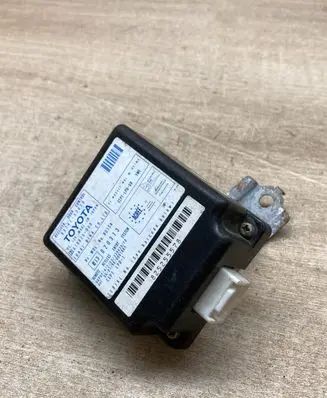 Toyota Yaris Verso Door central lock control unit/module 8974152020