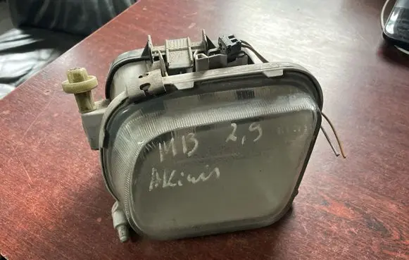 Mercedes-Benz E W210 Front fog light 1305233160