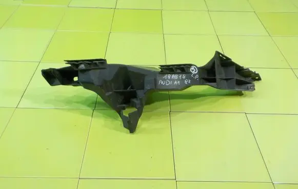 Audi A1 Headlight part 8X0805607 18AB18
