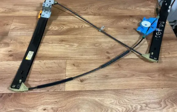 Audi A4 S4 B7 8E 8H Front window lifting mechanism without motor 8E0837462