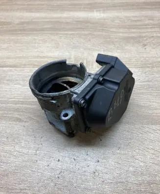 Volkswagen PASSAT B6 Throttle valve 03G128063A