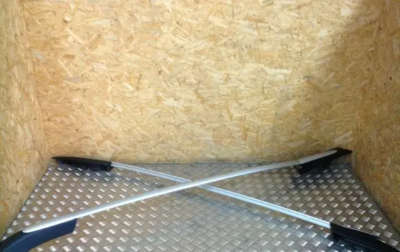 Roof bar rail