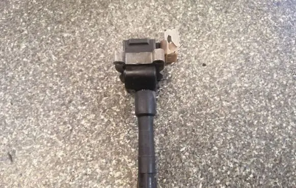 BMW 7 E38 High voltage ignition coil 1703359
