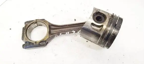 Audi A4 S4 B5 8D Piston with connecting rod