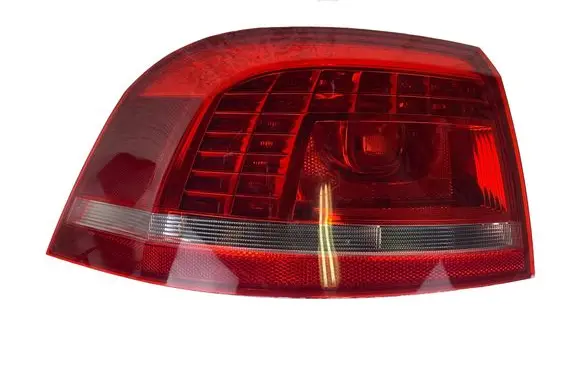Volkswagen PASSAT B7 Rear/tail lights E13063 E13062